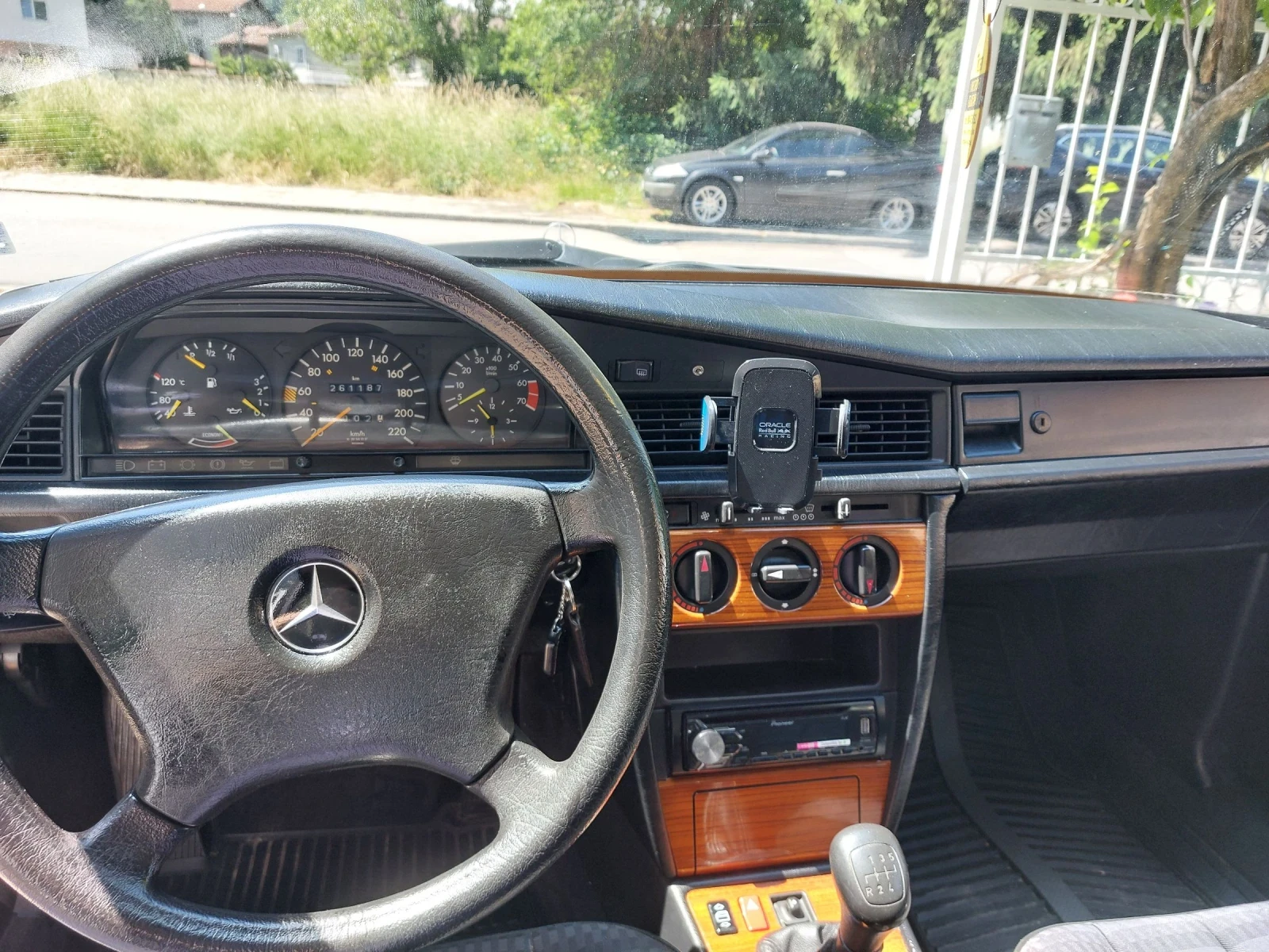 Mercedes-Benz 190 1.8 Климатик!, снимка 5 - Автомобили и джипове - 54954129