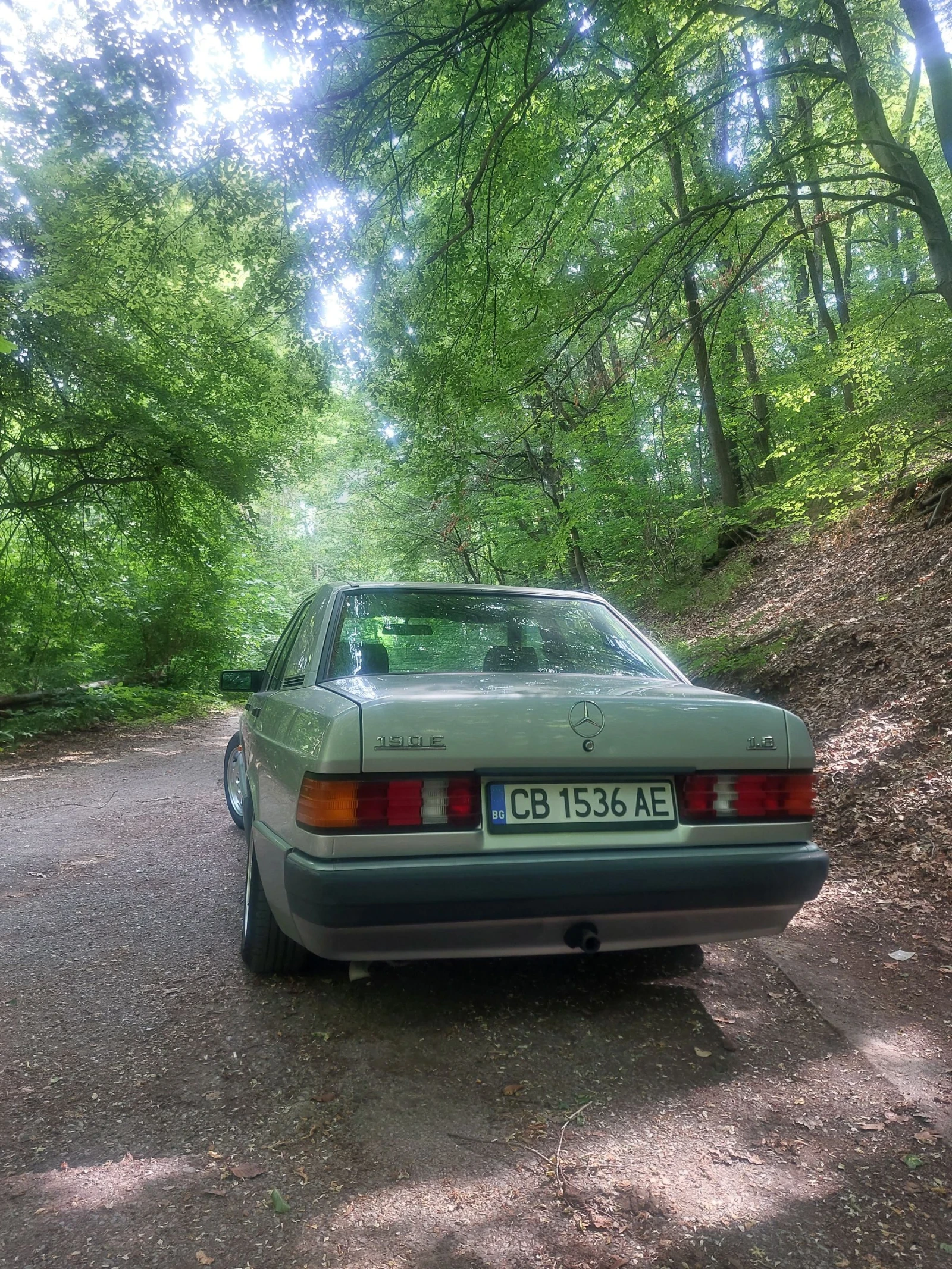 Mercedes-Benz 190 1.8 Климатик!, снимка 3 - Автомобили и джипове - 54954129
