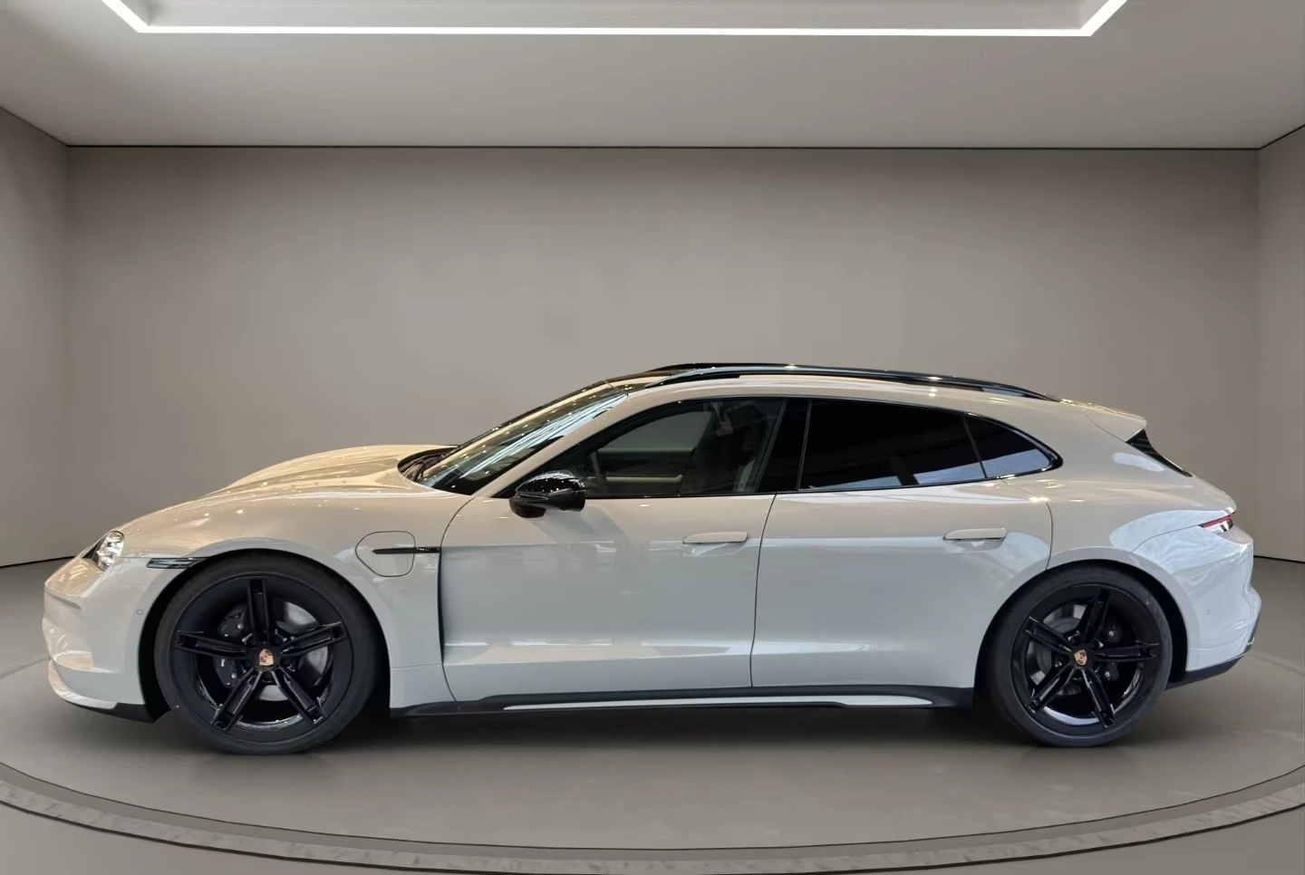 Porsche Taycan SPORT TURISMO BLACK EDITION 360 CAMERA PANO, снимка 2 - Автомобили и джипове - 55376600