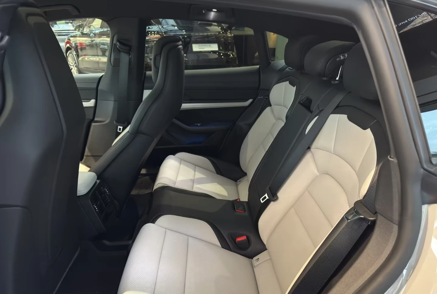 Porsche Taycan SPORT TURISMO BLACK EDITION 360 CAMERA PANO, снимка 14 - Автомобили и джипове - 55376600