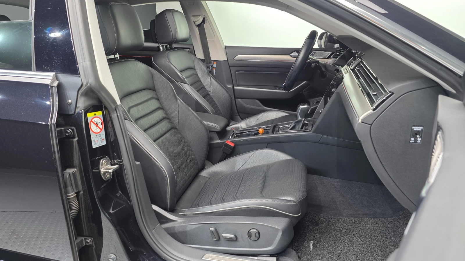 VW Arteon 2.0TDI Premium * DIS * ОБДУХ * ПАНО * KAMEPA, снимка 12 - Автомобили и джипове - 56163923