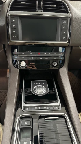 Jaguar F-PACE 25t Prestige, снимка 11