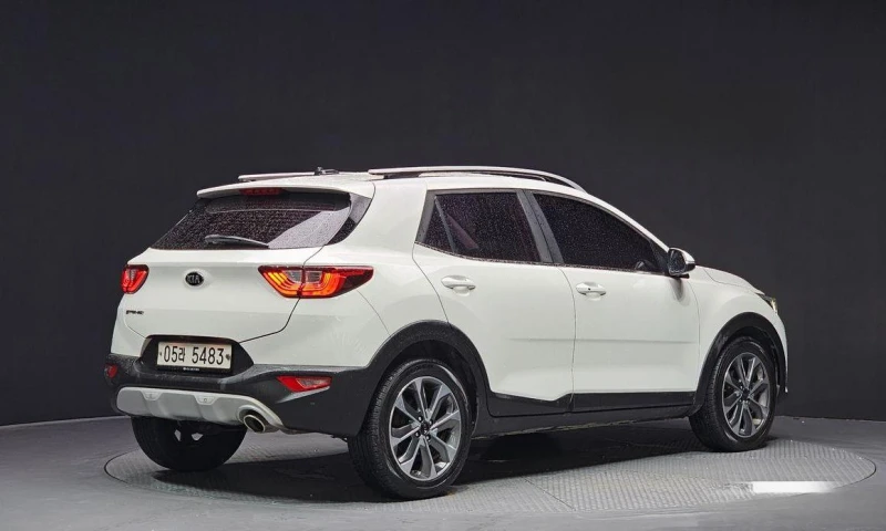 Kia Stonic 1.4 Prestige * НАЙ-ДОБРА ЦЕНА В БЪЛГАРИЯ* , снимка 2 - Автомобили и джипове - 52112040