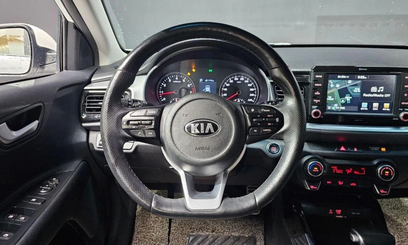 Kia Stonic 1.4 Prestige * НАЙ-ДОБРА ЦЕНА В БЪЛГАРИЯ* , снимка 13 - Автомобили и джипове - 52112040