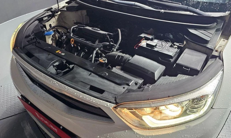 Kia Stonic 1.4 Prestige * НАЙ-ДОБРА ЦЕНА В БЪЛГАРИЯ* , снимка 6 - Автомобили и джипове - 52112040