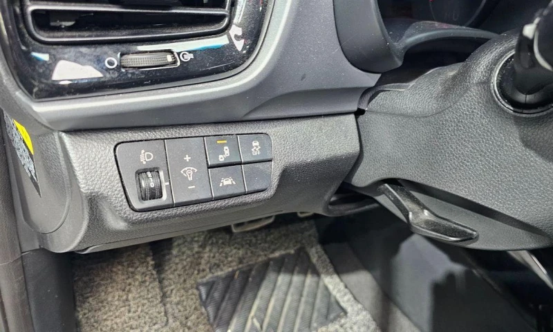 Kia Stonic 1.4 Prestige * НАЙ-ДОБРА ЦЕНА В БЪЛГАРИЯ* , снимка 12 - Автомобили и джипове - 52112040