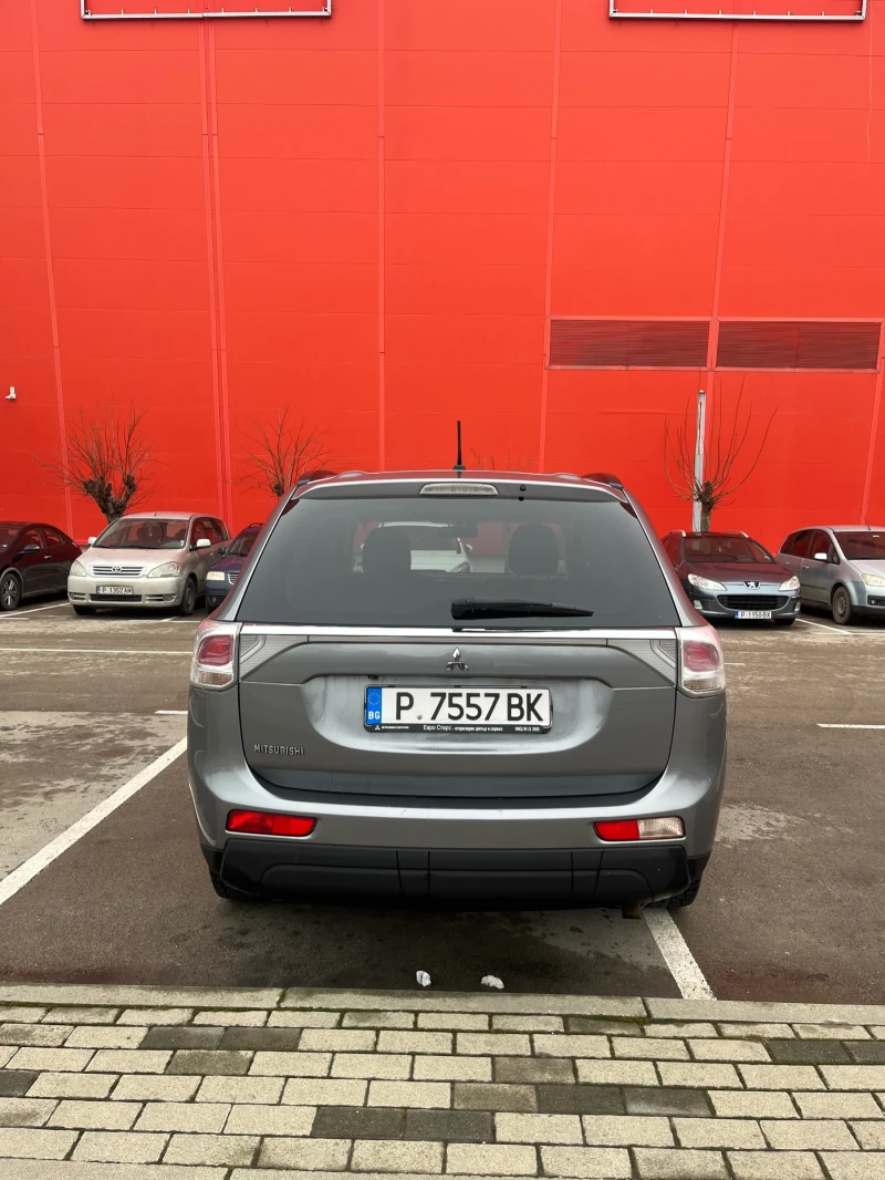 Mitsubishi Outlander, снимка 5 - Автомобили и джипове - 53009190