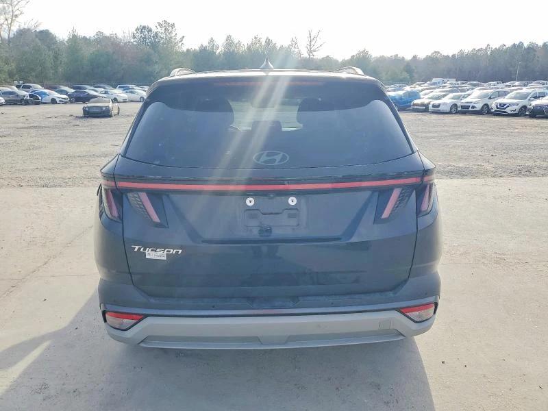 Hyundai Tucson 2.5L 4 Front-wheel Drive, снимка 11 - Автомобили и джипове - 53598763