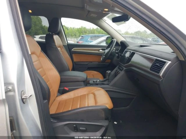 VW Atlas 3.6L V6 SEL PREMIUM* КОЖА* ПОДГРЕВ* ПАНОРАМА* , снимка 5 - Автомобили и джипове - 54719873