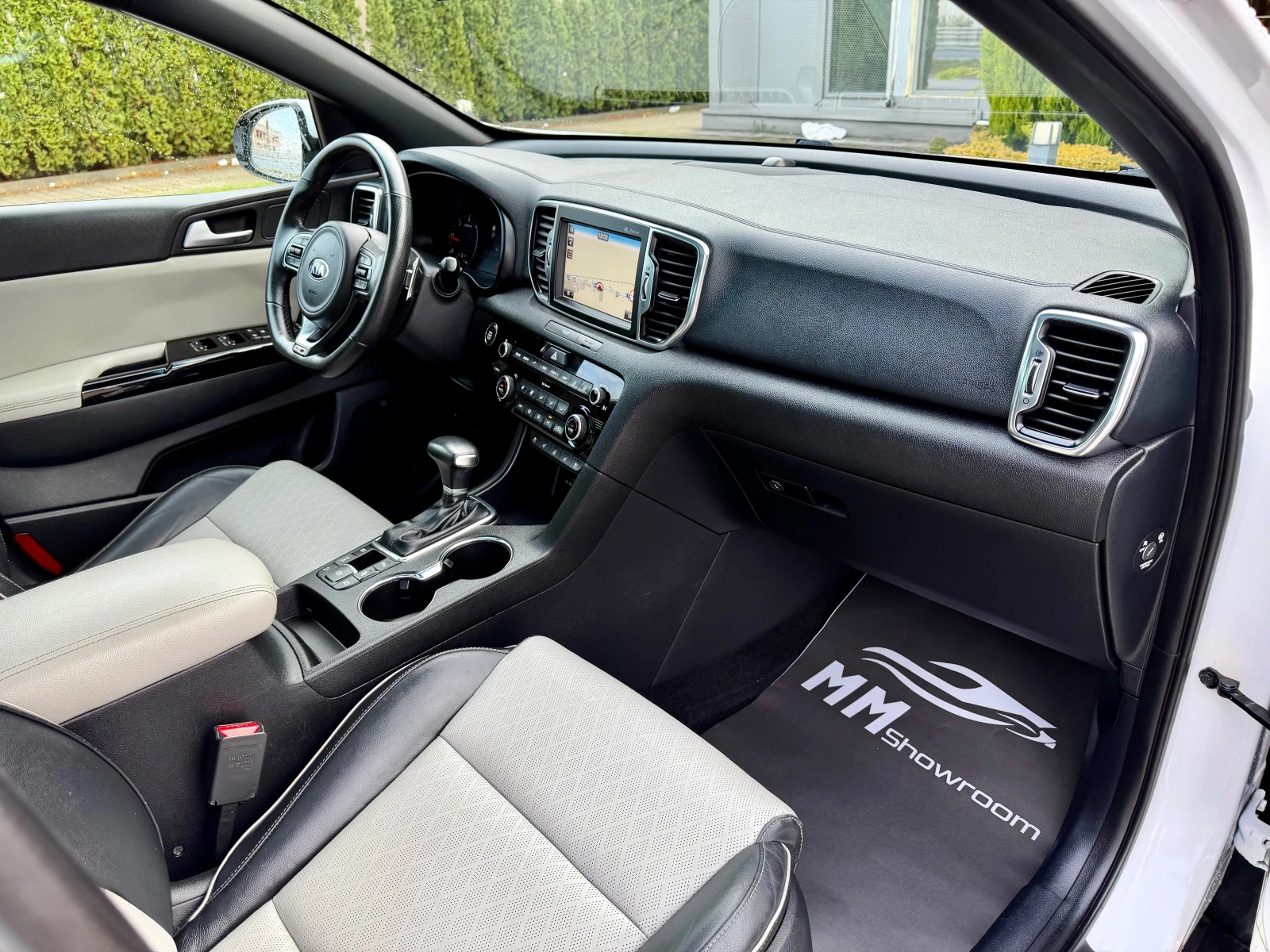 Kia Sportage GT-LINE-4X4-ПАНОРАМА-КАМЕРА-ПАМЕТ-JBL-LANE-ASIST-, снимка 12 - Автомобили и джипове - 47413444