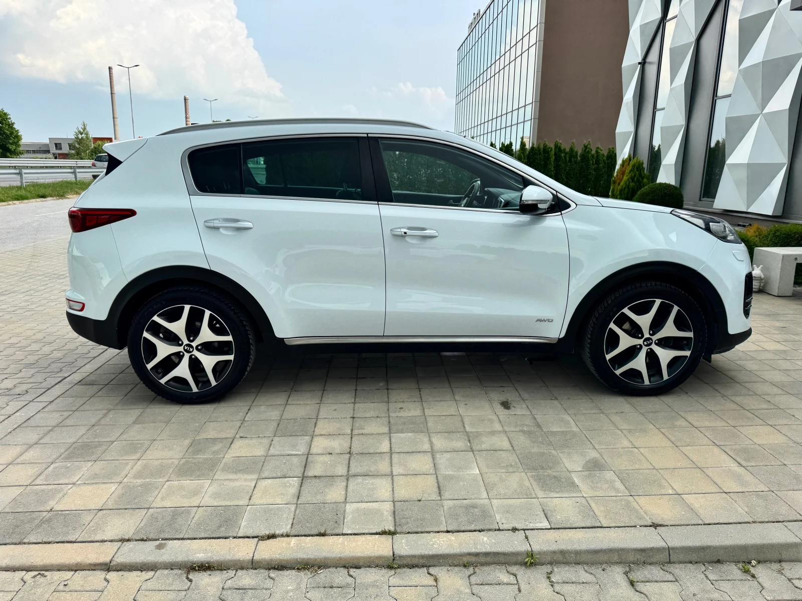 Kia Sportage GT-LINE-4X4-ПАНОРАМА-КАМЕРА-ПАМЕТ-JBL-LANE-ASIST- - изображение 4