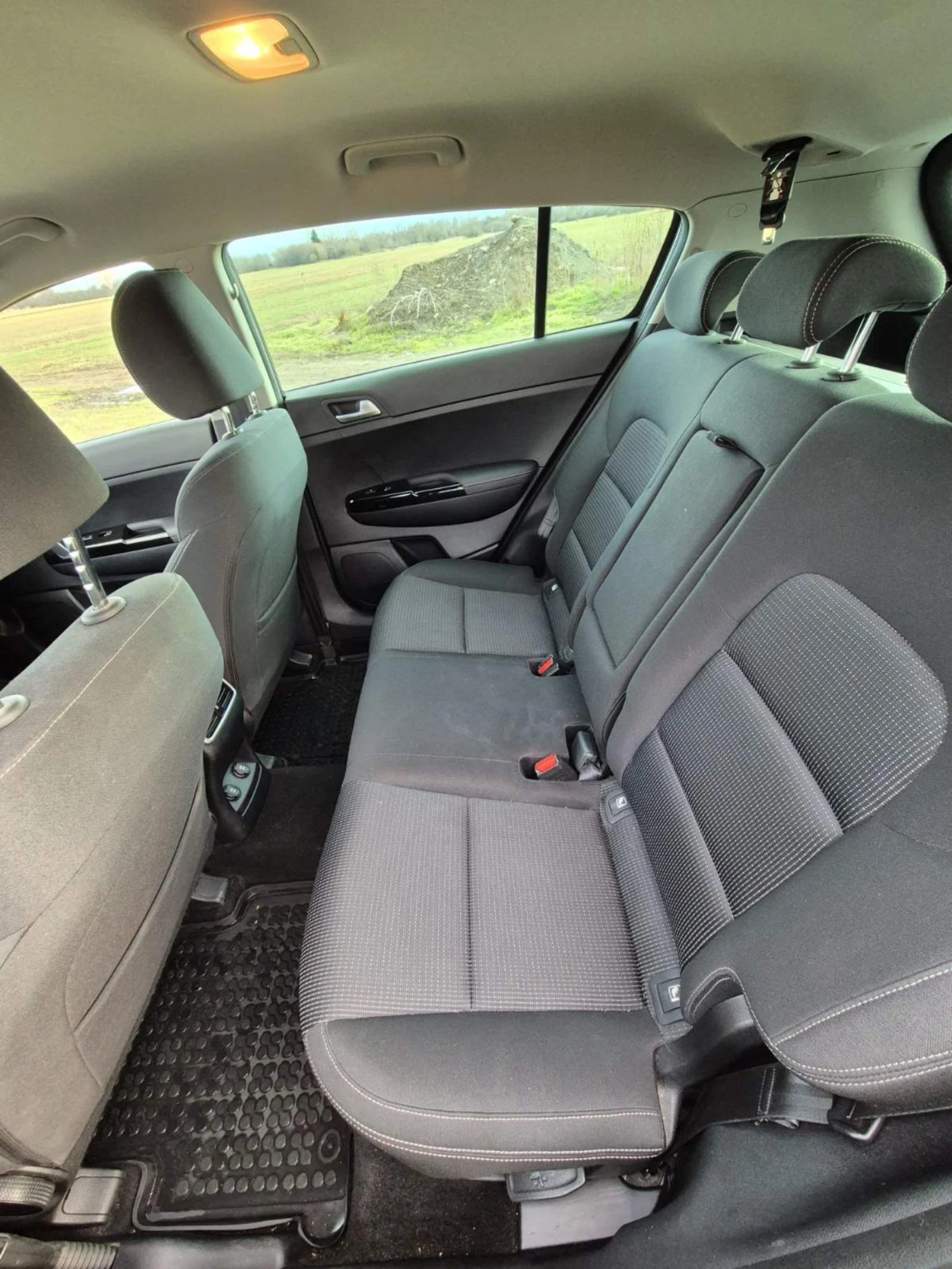 Kia Sportage 1.6 CRDi MHEV, ГАРАНЦИОНЕН, Automatic, Executive - изображение 8