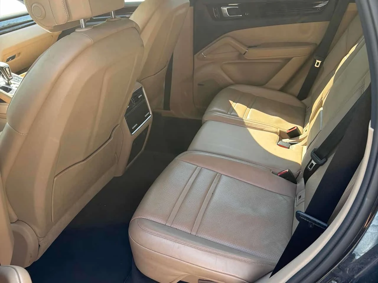 Porsche Cayenne ОБДУХВАНЕ* ПАНОРАМА* BOSE* 360КАМЕРИ* , снимка 10 - Автомобили и джипове - 54838428