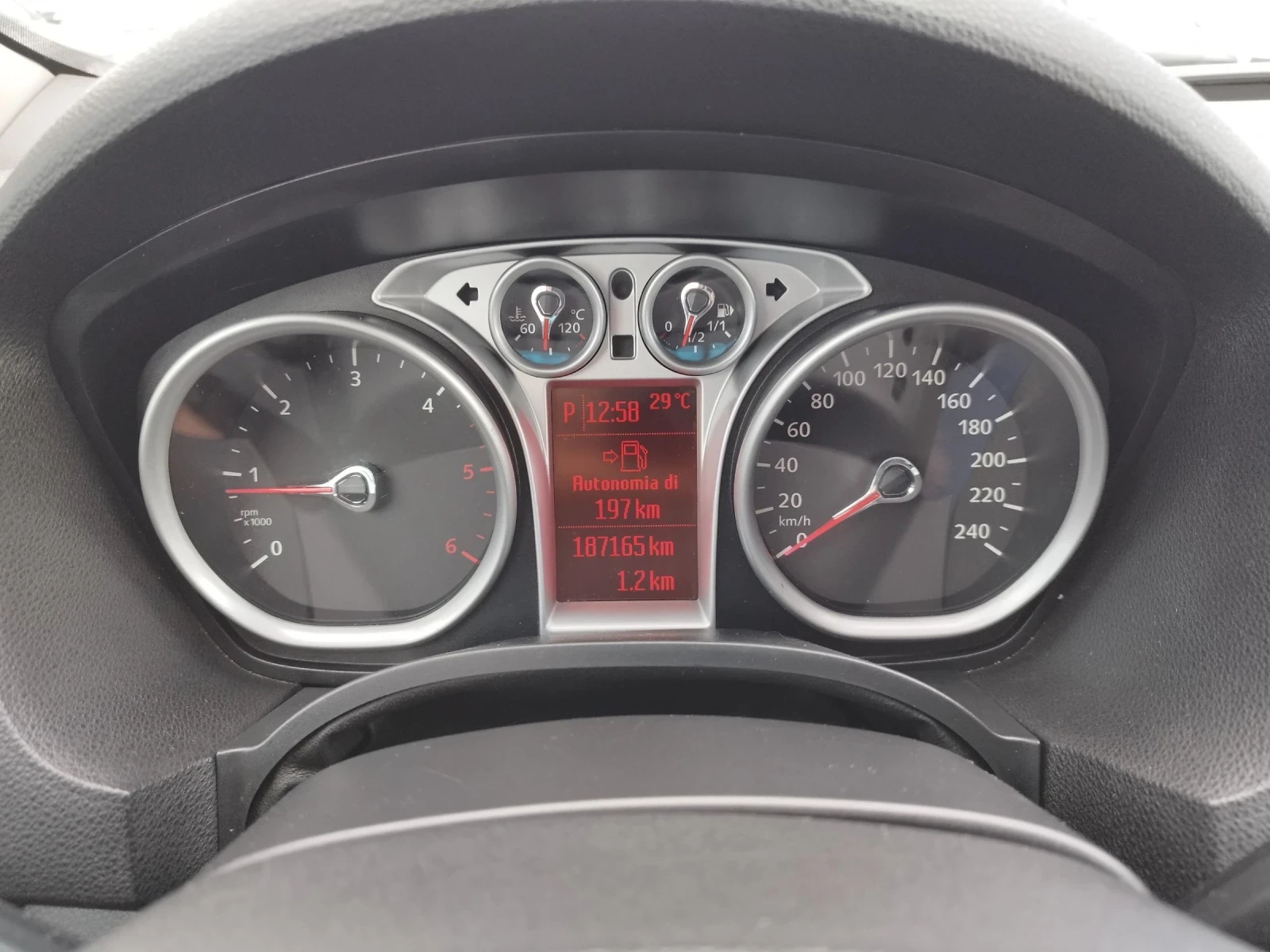 Ford Kuga 2.0CDTI 163кс.4Х4 АВТОМАТ, снимка 17 - Автомобили и джипове - 54974911