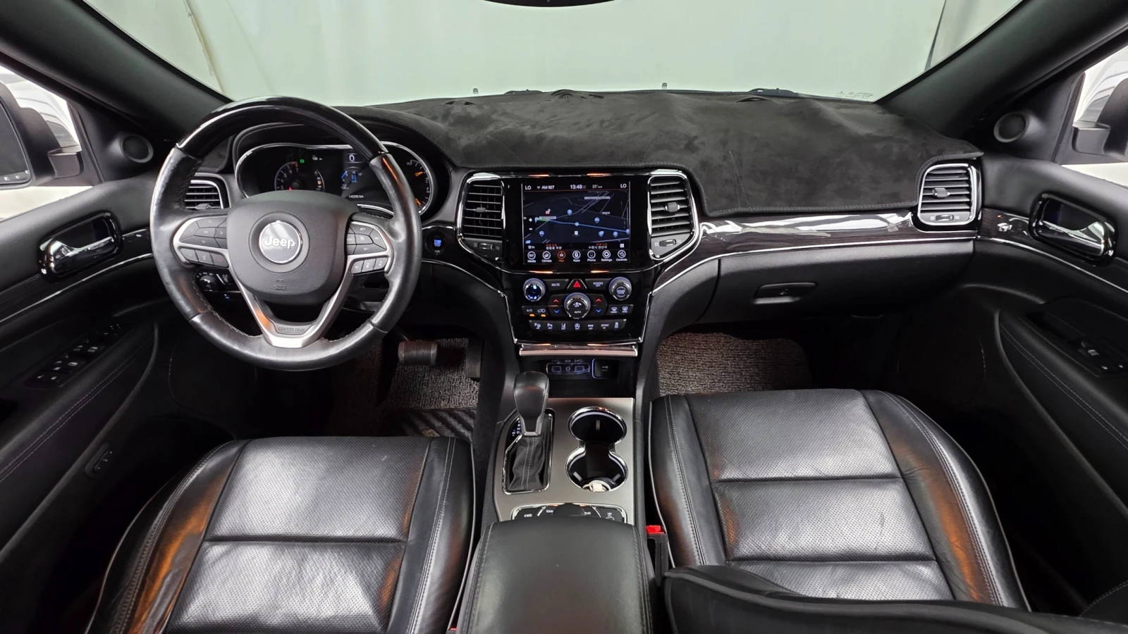 Jeep Grand cherokee OVERLAND MK2/ДИСТРОНИК/ПОДГРЕВ/КОЖА, снимка 4 - Автомобили и джипове - 55444336