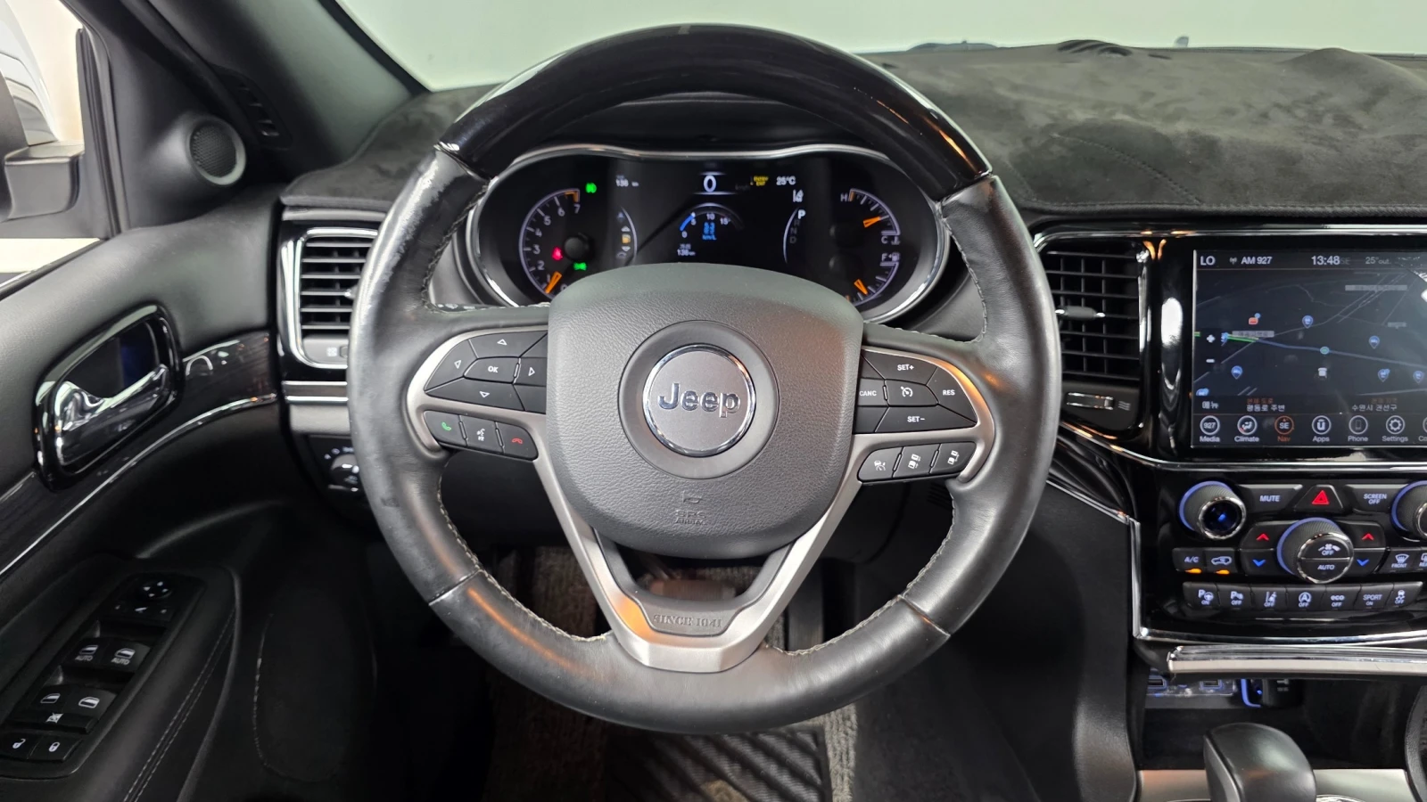 Jeep Grand cherokee OVERLAND MK2/ДИСТРОНИК/ПОДГРЕВ/КОЖА, снимка 10 - Автомобили и джипове - 55444336