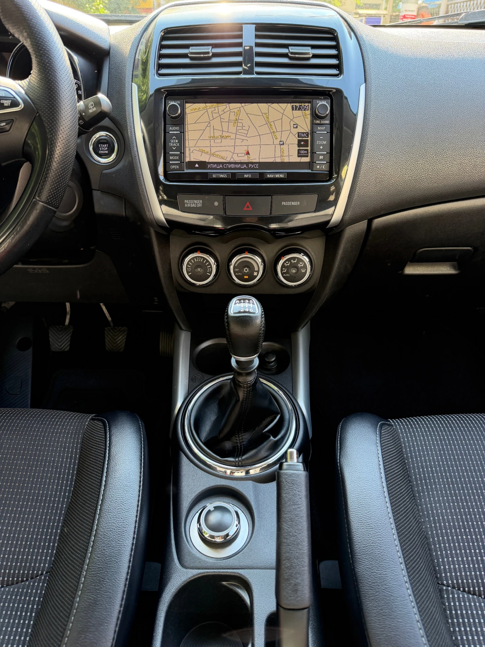Peugeot 4008 1.8 HDI Allure/Keyless/Navi/Камера/Панорама/4x4, снимка 16 - Автомобили и джипове - 55563247