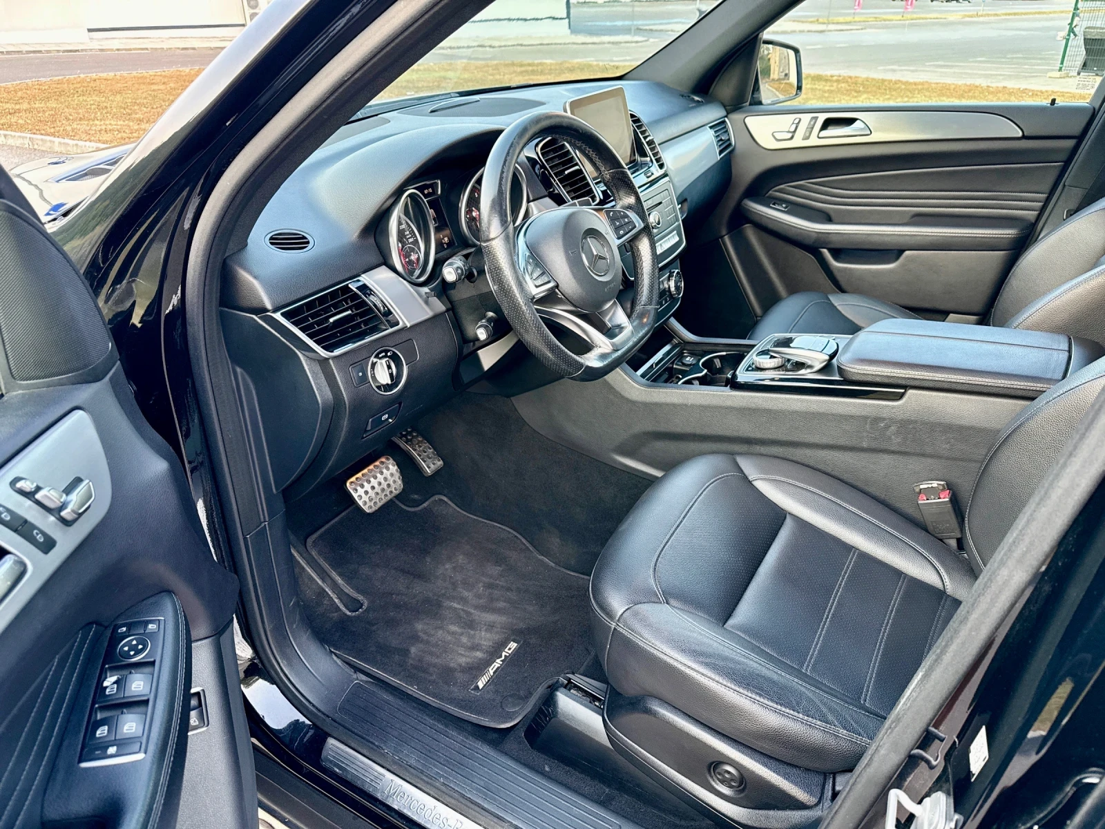 Mercedes-Benz GLE 350 d AMG - Line 4Matic , снимка 9 - Автомобили и джипове - 55613540