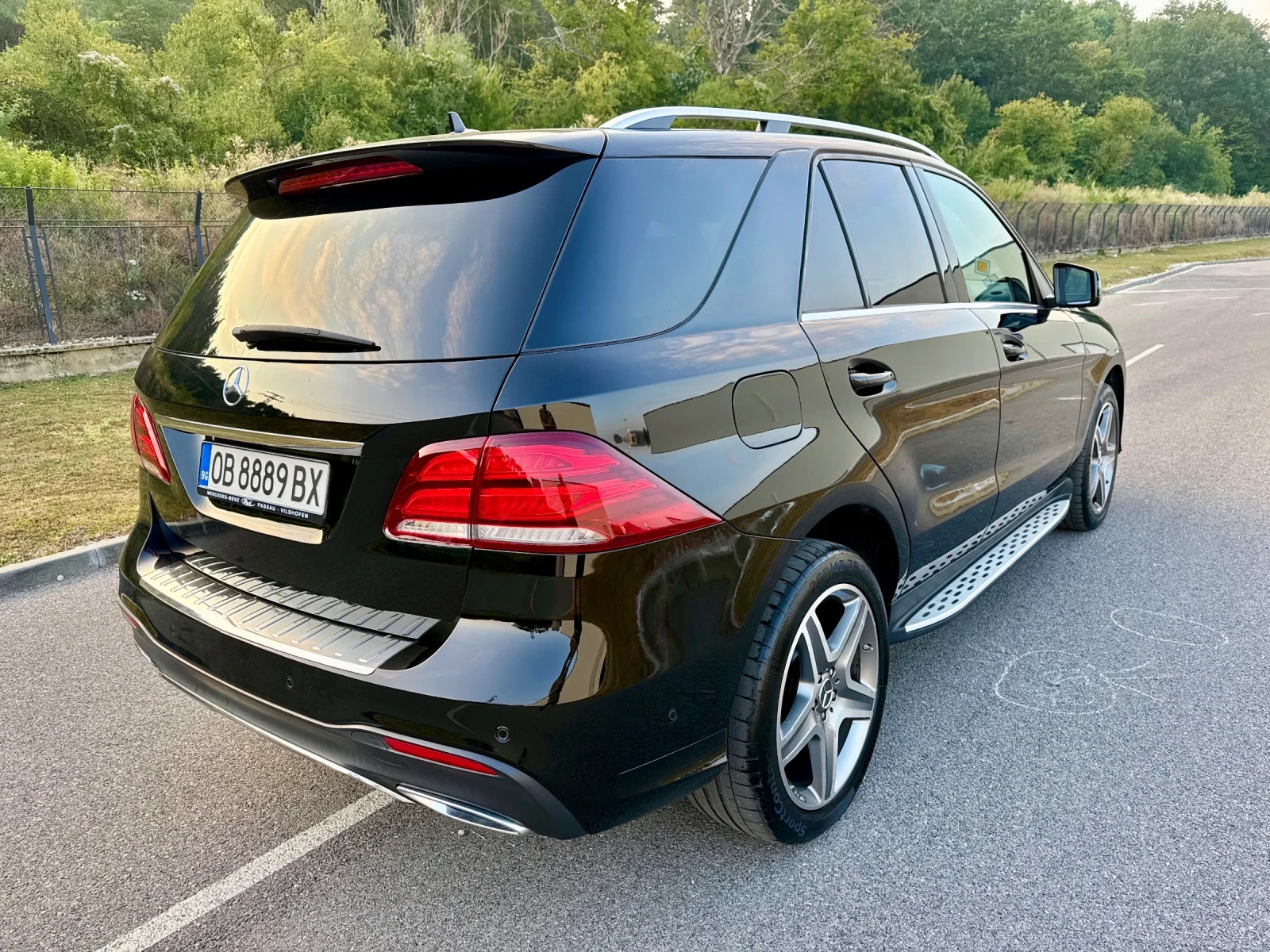 Mercedes-Benz GLE 350 d AMG - Line 4Matic , снимка 8 - Автомобили и джипове - 55613540