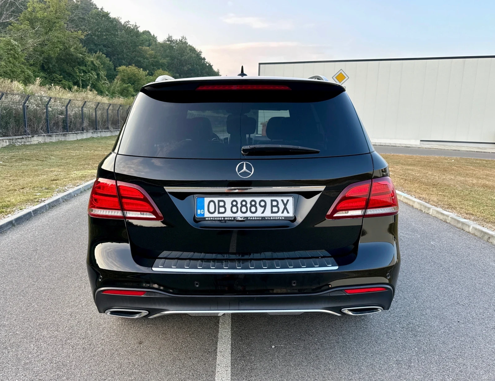 Mercedes-Benz GLE 350 d AMG - Line 4Matic , снимка 7 - Автомобили и джипове - 55613540