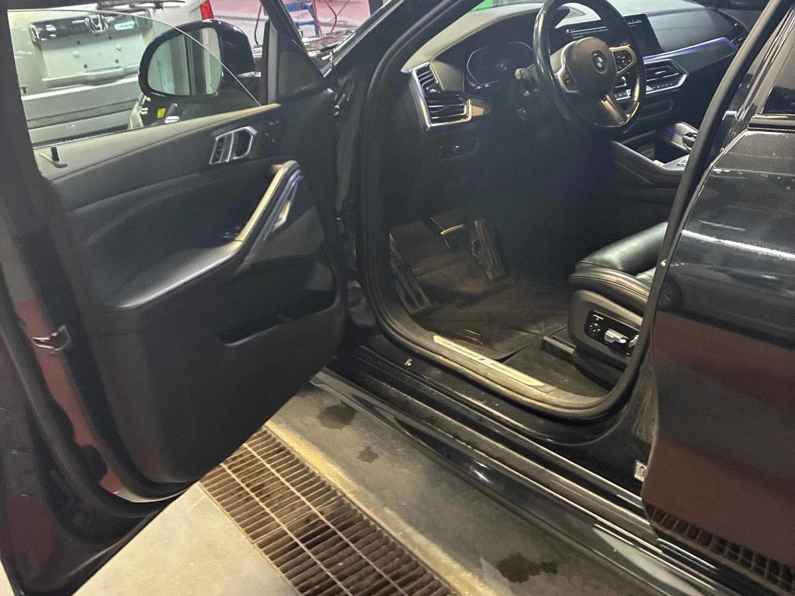 BMW X6  XDRIVE40I / HUD / 360 / DISTRONIC / 2 КЛЮЧА , снимка 10 - Автомобили и джипове - 55897626