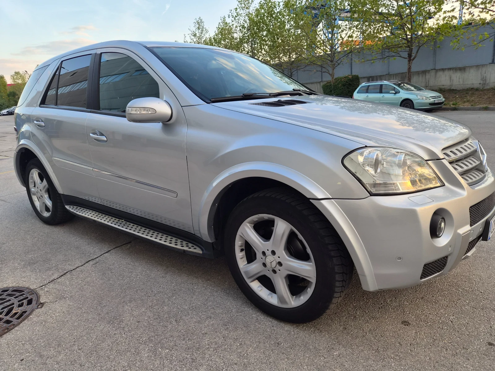 Mercedes-Benz ML 320 AMG PAKET, 4Matic, AIRMATIC, снимка 3 - Автомобили и джипове - 56145170