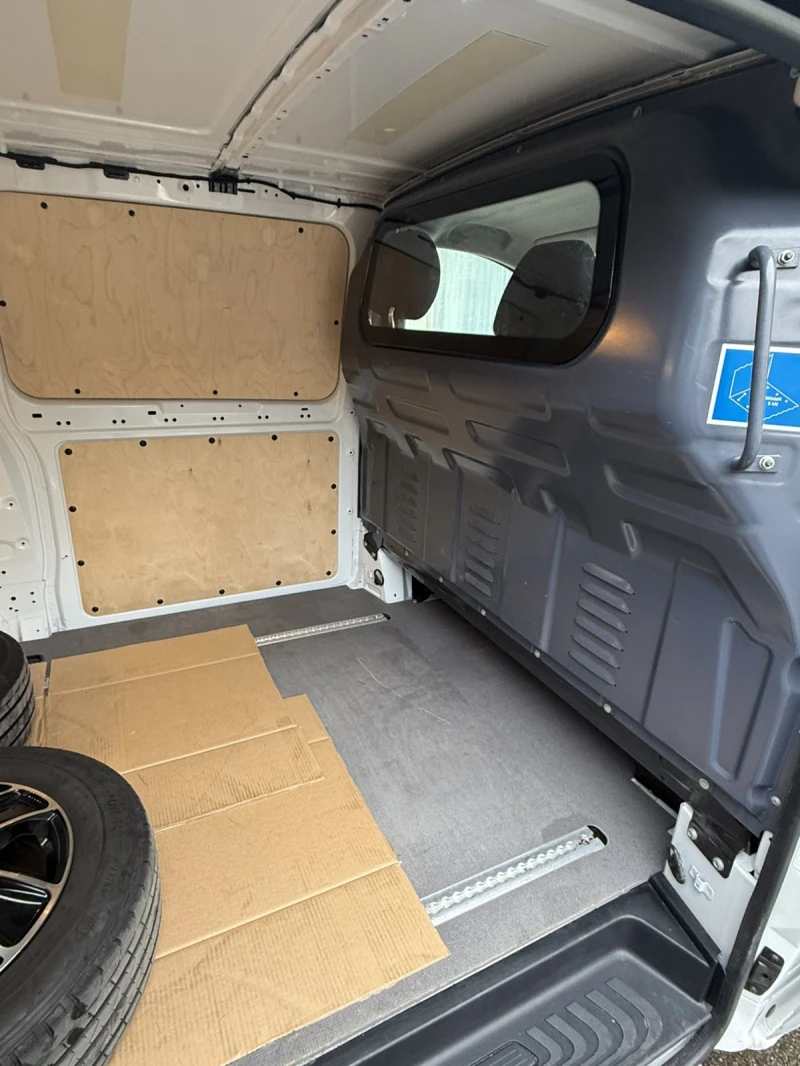 Mercedes-Benz Vito 116 CDI 9G-Tronic | Automatic | CarPlay | Камера |, снимка 9 - Бусове и автобуси - 52473759