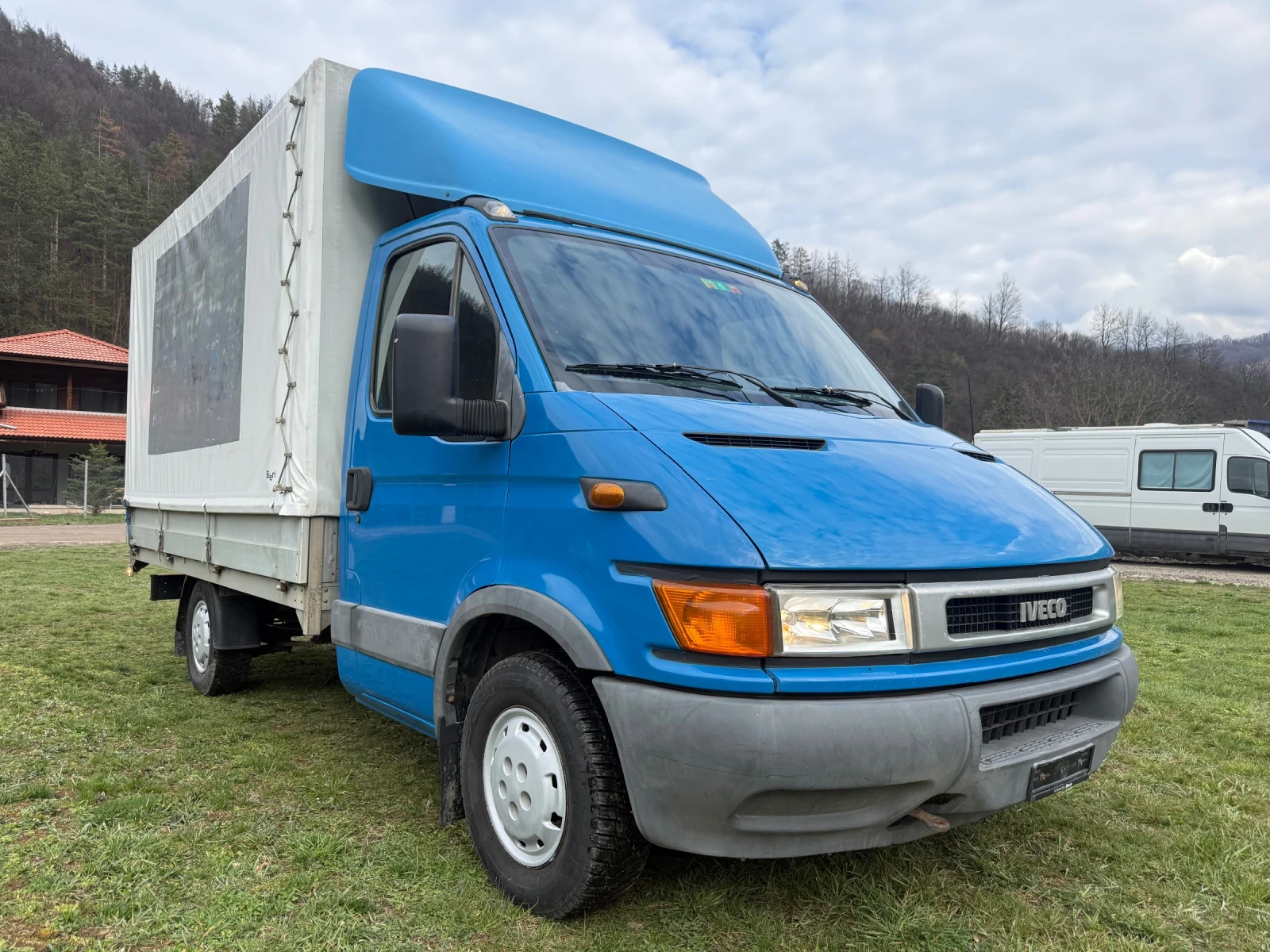 Iveco 35s12 35S12 ВЪЗДУШНИ ВЪЗГЛАВНИЦИ БОРДОВИ , снимка 3 - Бусове и автобуси - 53977709