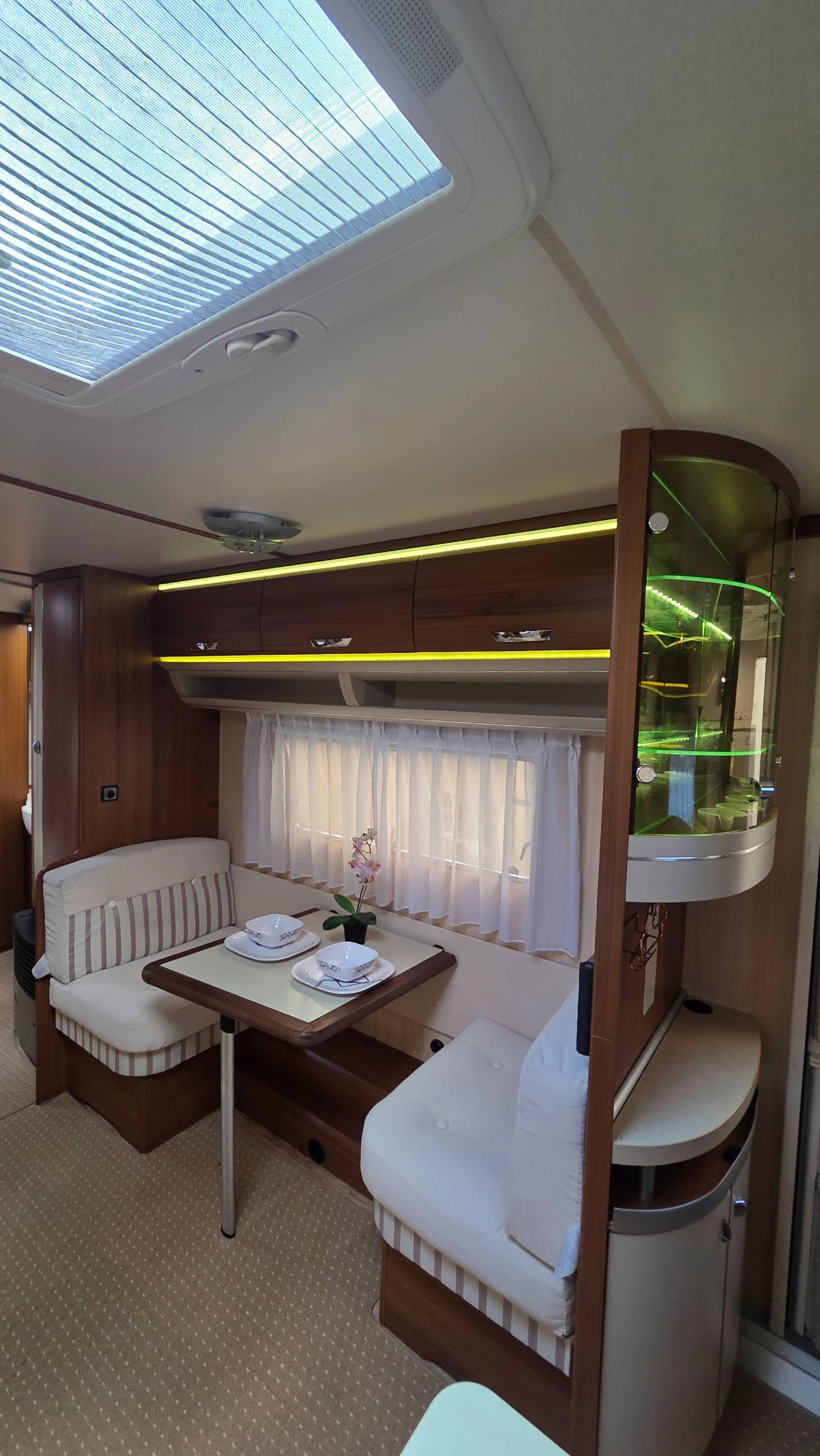 Каравана Hobby PREMIUM 700, снимка 10 - Каравани и кемпери - 54909748