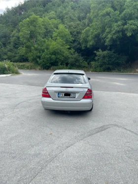 Mercedes-Benz E 320, снимка 2
