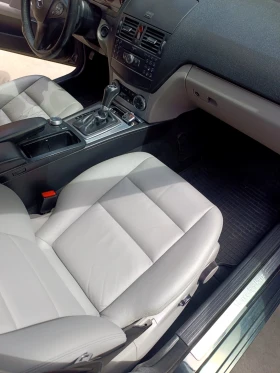 Mercedes-Benz C 220, снимка 8