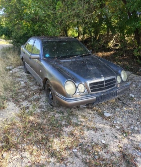 Mercedes-Benz E 290 Без двигател, снимка 1