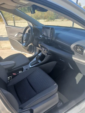 Toyota Yaris 29900km.HYBRID, снимка 13