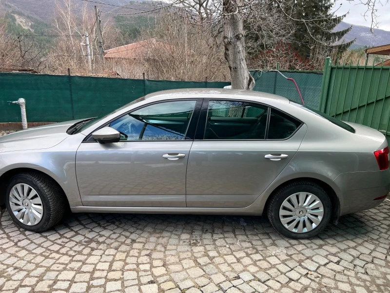 Skoda Octavia Амбишън 2.0 TDI-CR, снимка 4 - Автомобили и джипове - 44496273