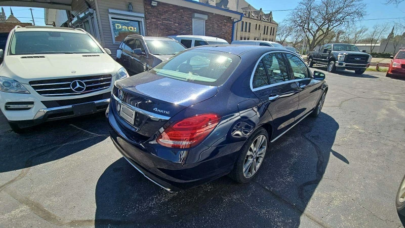 Mercedes-Benz C 300 4MATIC, снимка 3 - Автомобили и джипове - 48157384