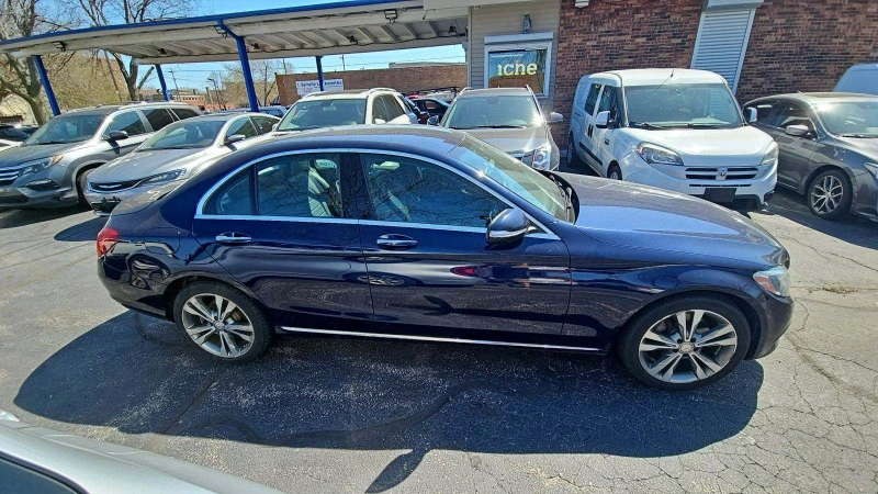 Mercedes-Benz C 300 4MATIC, снимка 4 - Автомобили и джипове - 48157384