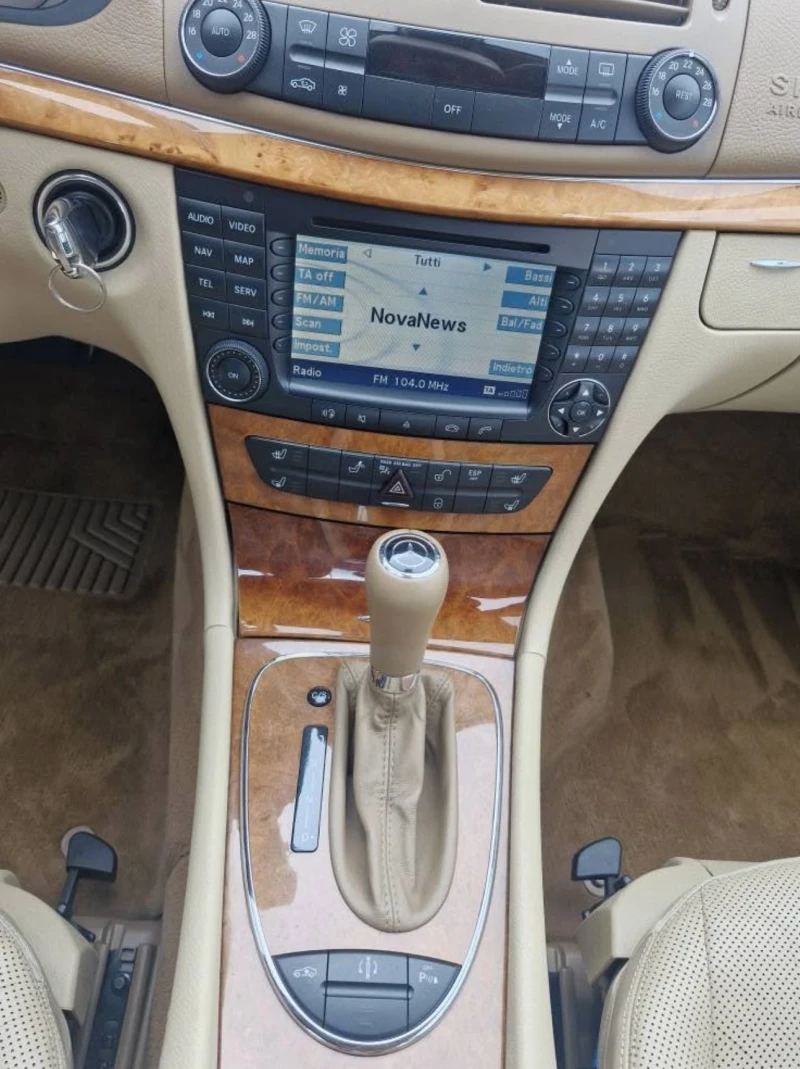 Mercedes-Benz E 320 CDI 4 MATIC AIRMATIC , снимка 7 - Автомобили и джипове - 52669412