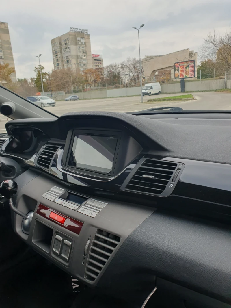 Honda Fr-v 2, 0, снимка 8 - Автомобили и джипове - 52323199