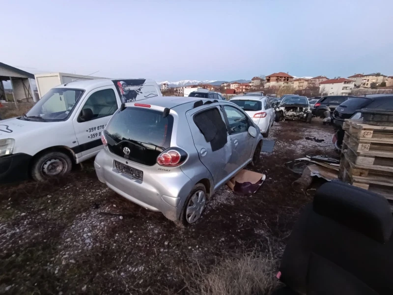 Toyota Aygo, снимка 5 - Автомобили и джипове - 52939669