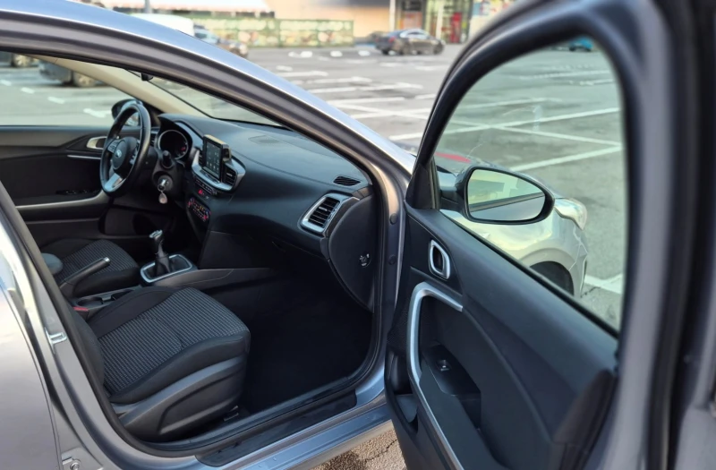 Kia Ceed 1.4 CAMERA NAVI EURO 6+ Lane, снимка 15 - Автомобили и джипове - 53299309