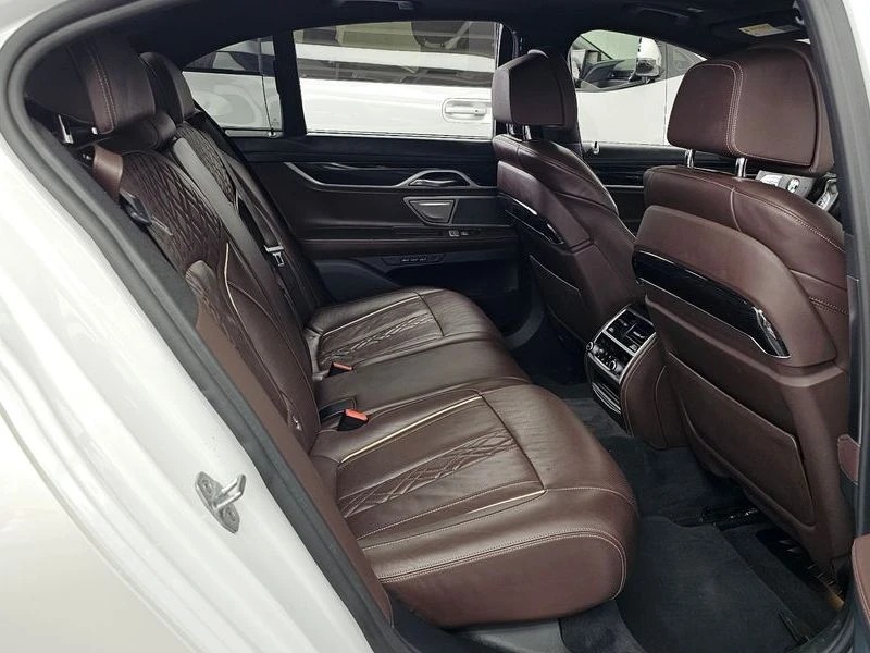 BMW 740 740d xDrive M Sport| 320к.с.| ВКЛ.ТЕХНОТЕСТ, снимка 12 - Автомобили и джипове - 55441925