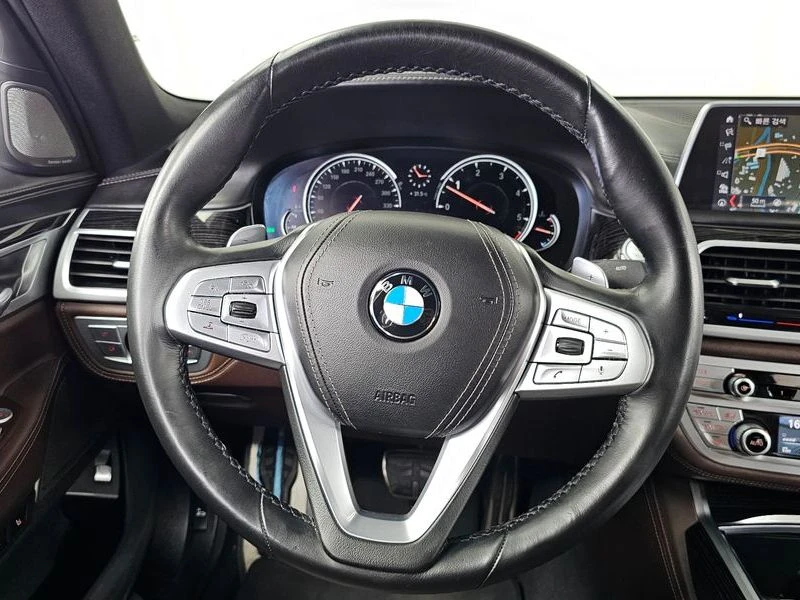 BMW 740 740d xDrive M Sport| 320к.с.| ВКЛ.ТЕХНОТЕСТ, снимка 13 - Автомобили и джипове - 55441925