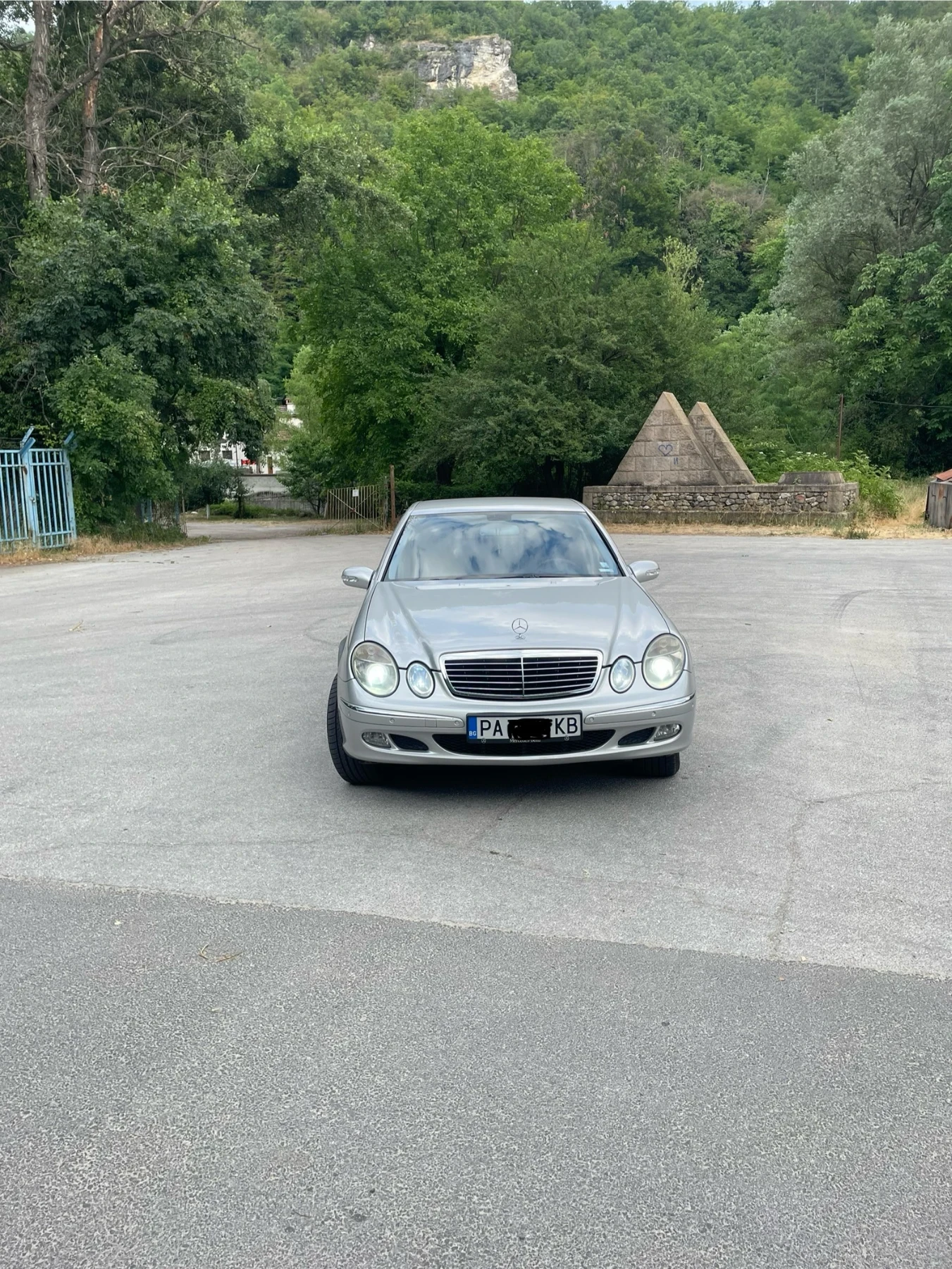 Mercedes-Benz E 320, снимка 1