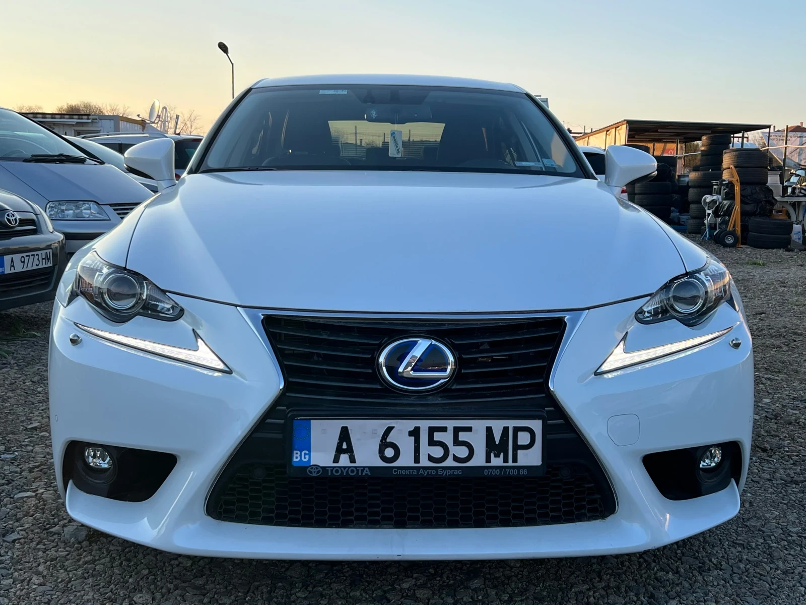 Lexus IS 300 Hybrid - изображение 2