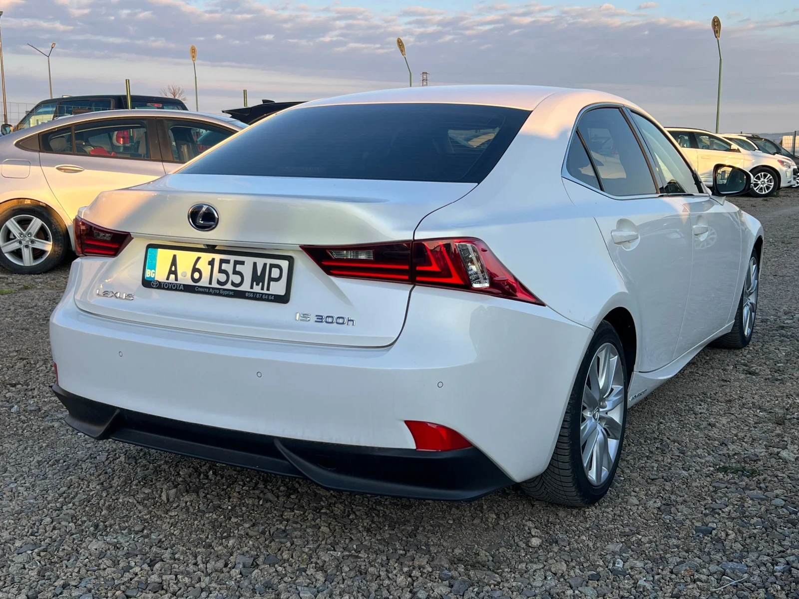 Lexus IS 300 Hybrid - изображение 6