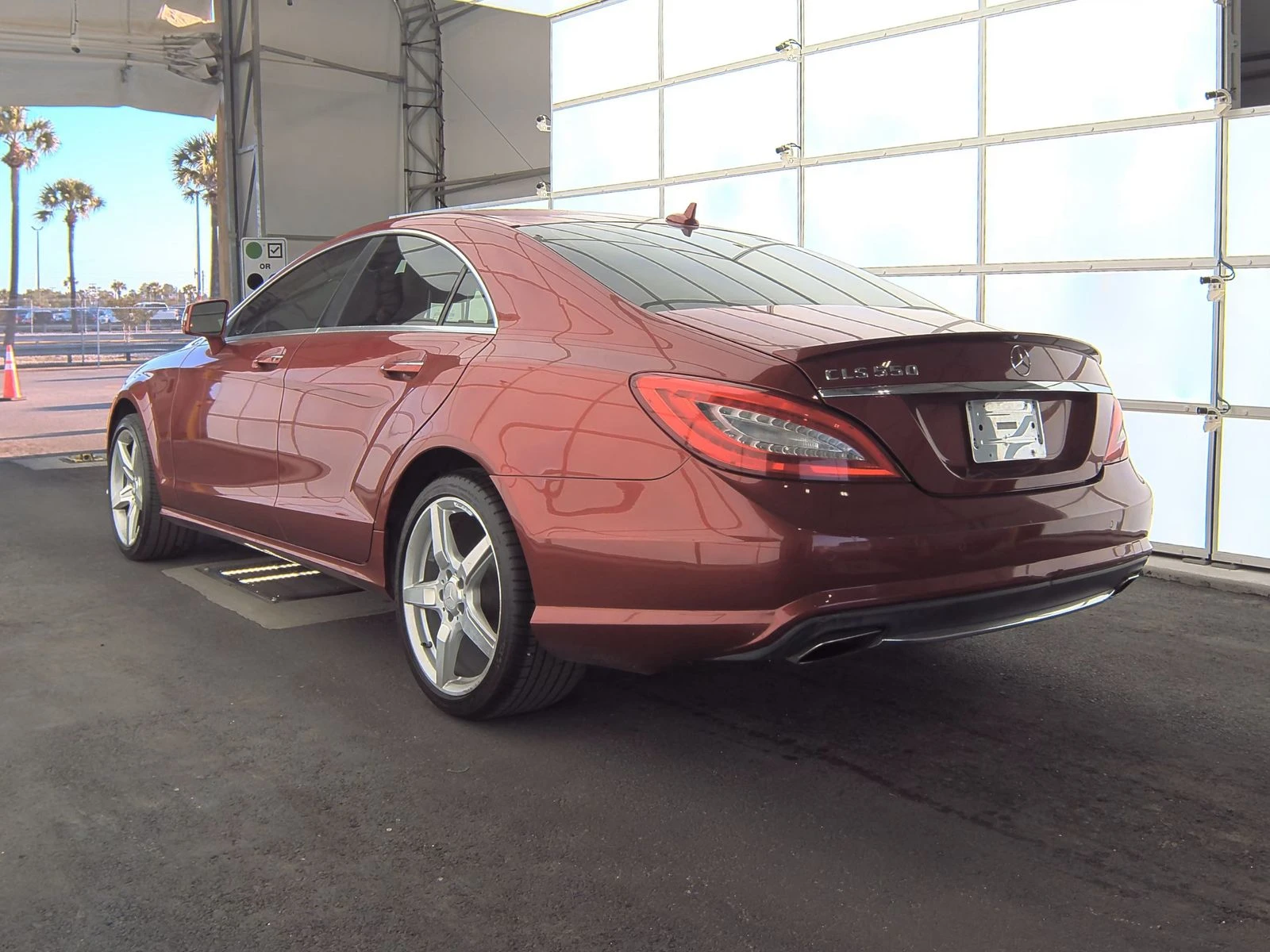 Mercedes-Benz CLS * Harman Kardon* DISTRONIC * ПОДГРЕВ* ОБДЪУХВАНЕ*  - изображение 4