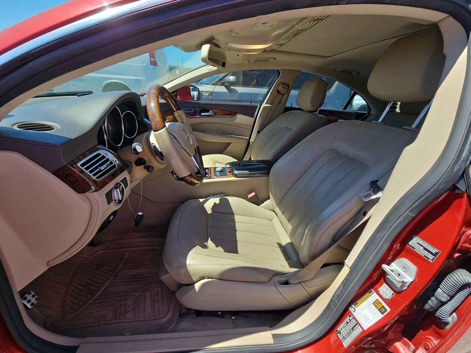 Mercedes-Benz CLS * Harman Kardon* DISTRONIC * ПОДГРЕВ* ОБДЪУХВАНЕ*  - изображение 5