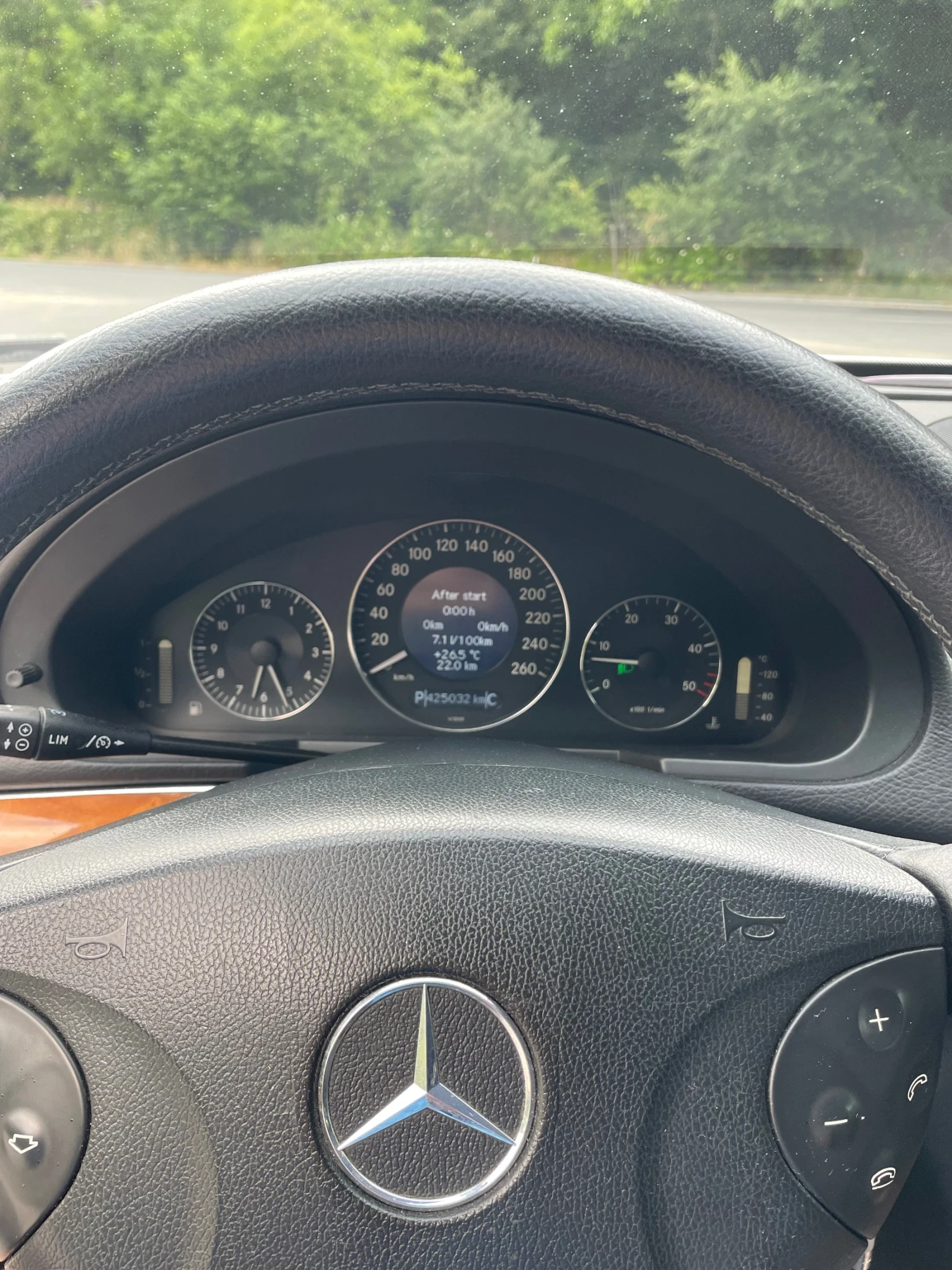 Mercedes-Benz E 320  - изображение 6