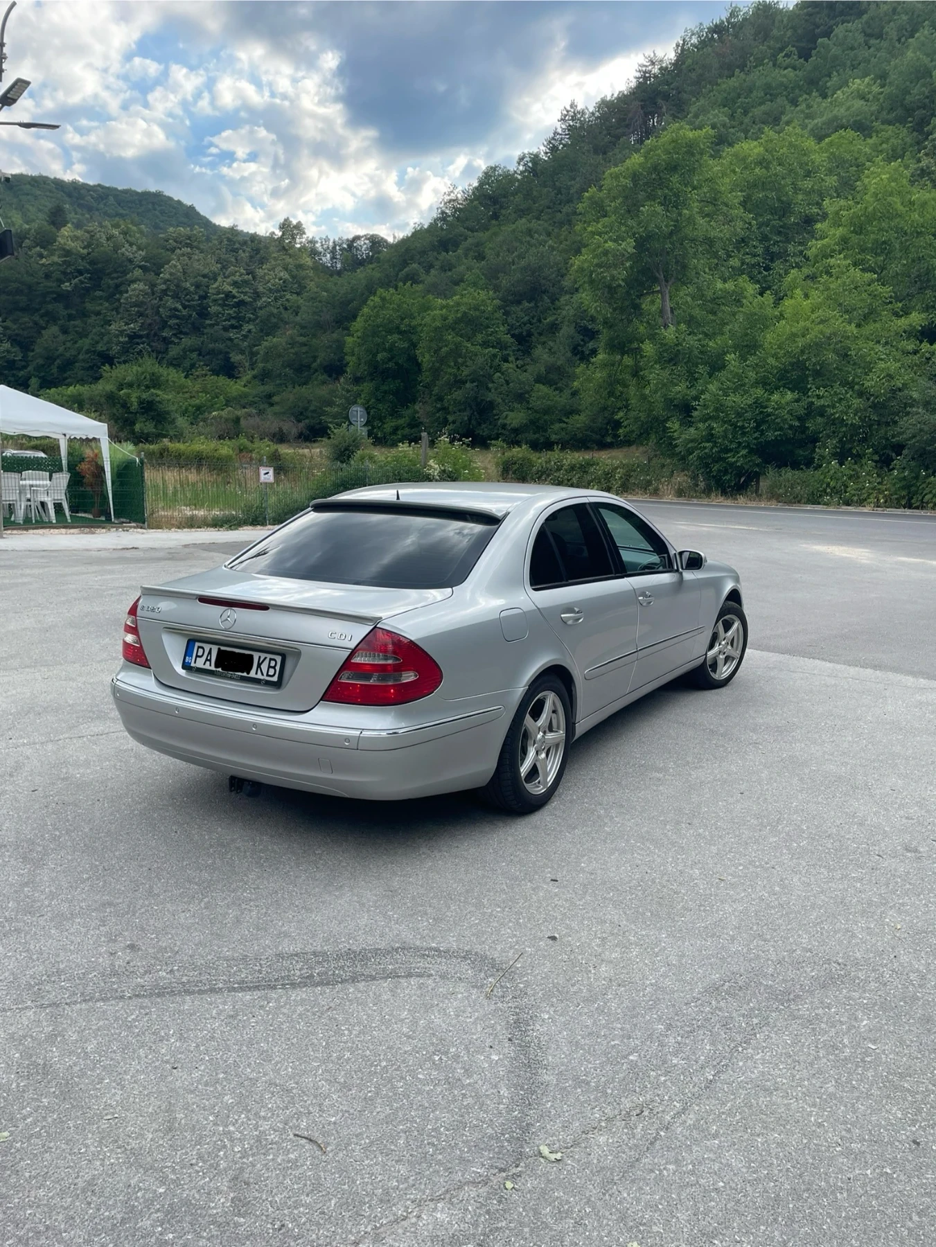 Mercedes-Benz E 320  - изображение 3