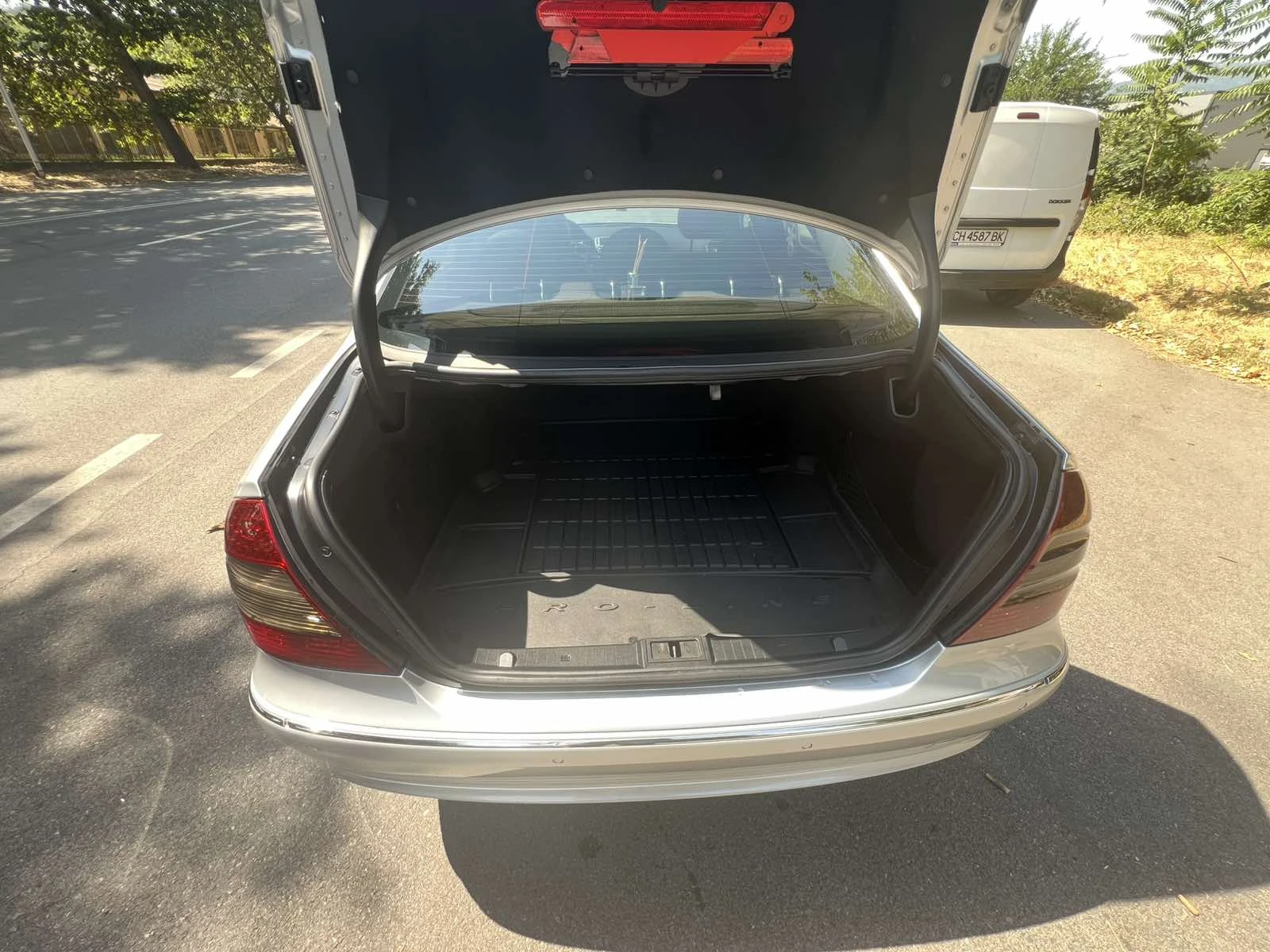Mercedes-Benz E 320 E 320 CDI - изображение 10